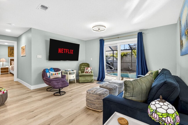 1412 Gladys Cir in Dunedin, FL - Building Photo - Building Photo