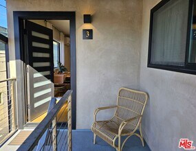 17 E Sunset Ave in Los Angeles, CA - Building Photo - Building Photo