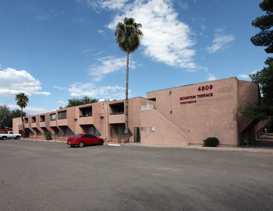 Mountain Terrace Apartments in Tucson, AZ - Building Photo