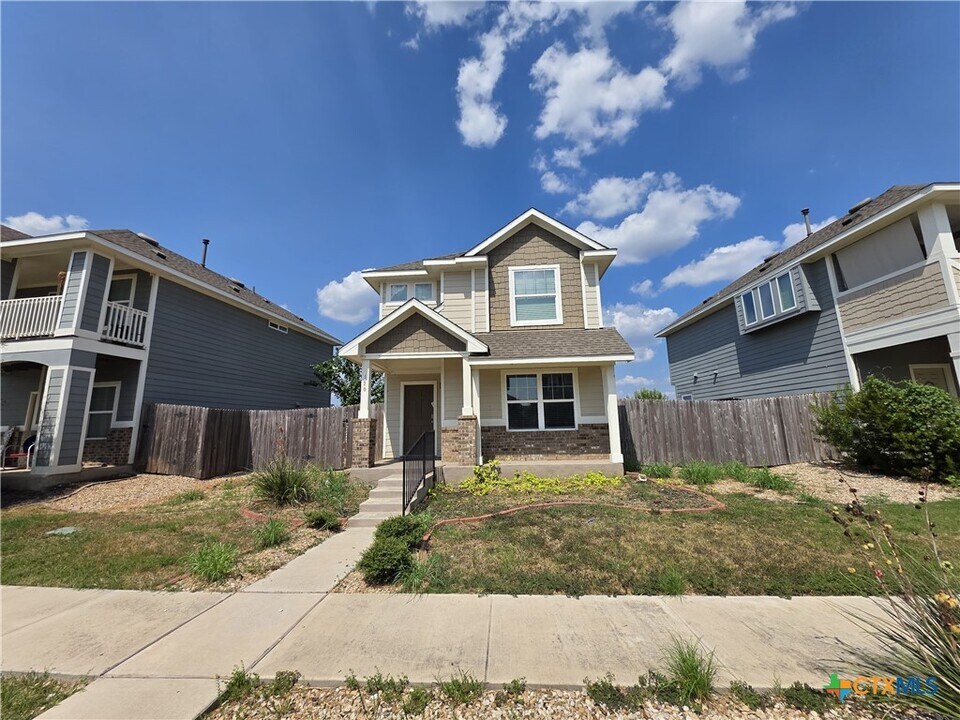 130 Frasier Dr in San Marcos, TX - Building Photo