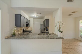 1423 Valley Landing Dr in Katy, TX - Building Photo - Building Photo