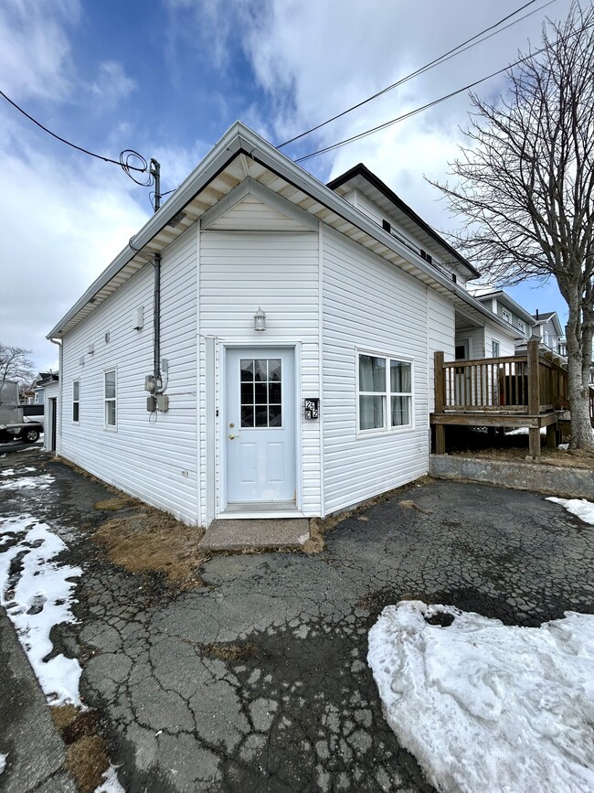 property at 252 Pennywell Rd