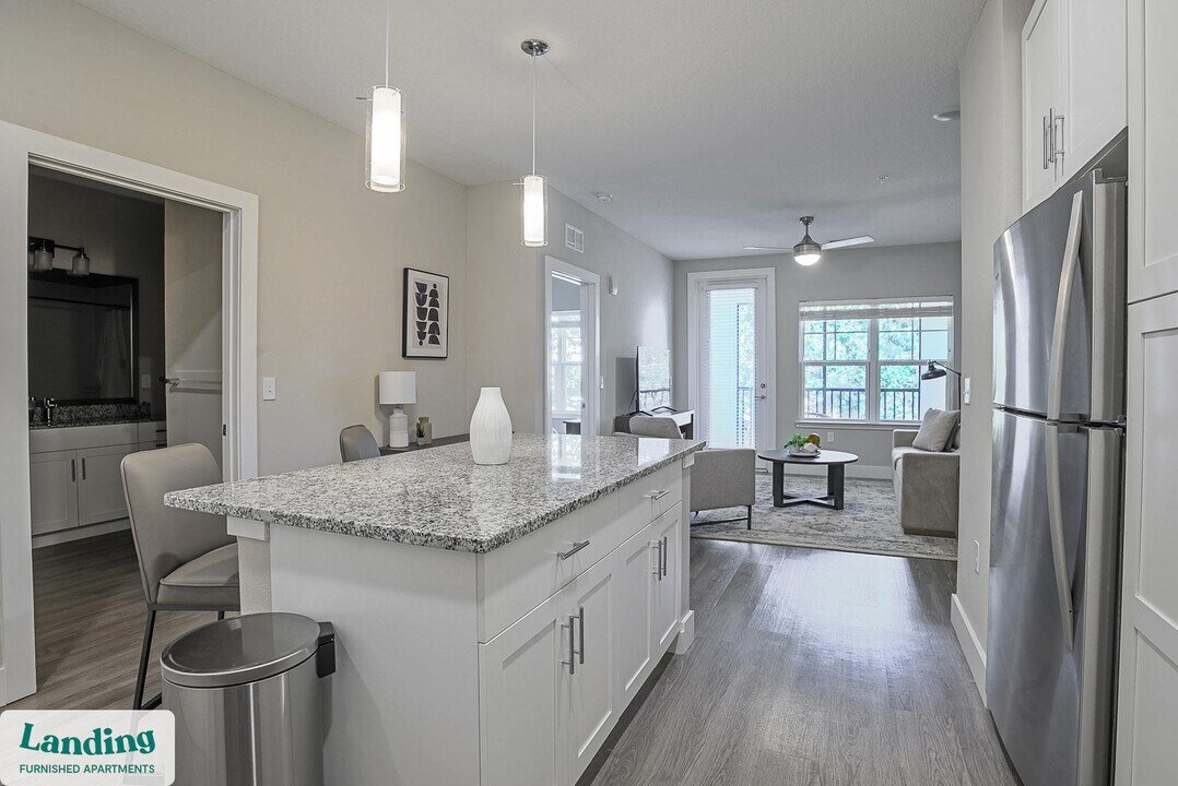 3060 Southcreek Blvd in Orlando, FL - Building Photo