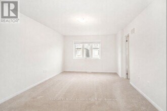 7760 Redbud Ln in Niagara Falls, ON - Building Photo - Building Photo