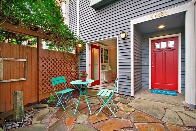4412 Burke Ave N in Seattle, WA - Building Photo - Building Photo