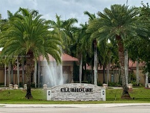 13317 NW 15th Ct in Pembroke Pines, FL - Building Photo - Building Photo