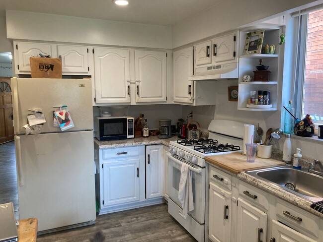 828 Collins St in Pittsburgh, PA - Building Photo - Building Photo