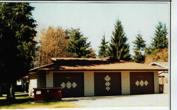 10702 Washington Way in Everett, WA - Building Photo