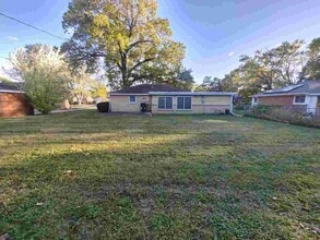 4208 Crestview Dr in Rockford, IL - Building Photo - Building Photo