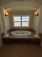 702 E Kezee St in Calvert, TX - Building Photo - Building Photo