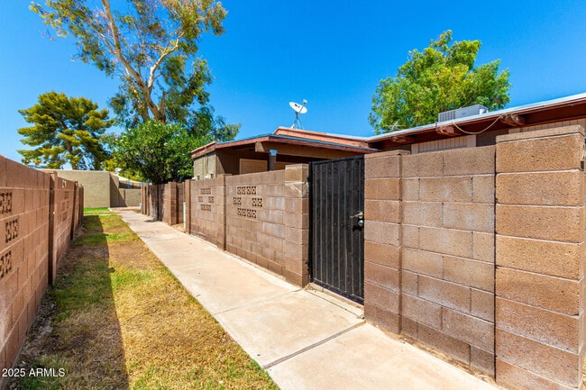 601 N May in Mesa, AZ - Building Photo - Building Photo