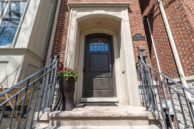 100 Woburn Ave in Toronto, ON - Building Photo - Building Photo
