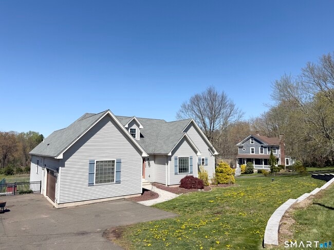 103 Pond Hill Rd in North Haven, CT - Building Photo - Building Photo