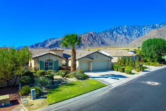 985 Alta Ridge in Palm Springs, CA - Foto de edificio - Building Photo