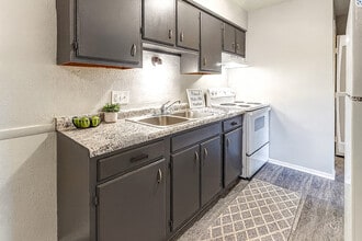 Winter Haven Apartments in Toledo, OH - Foto de edificio - Building Photo