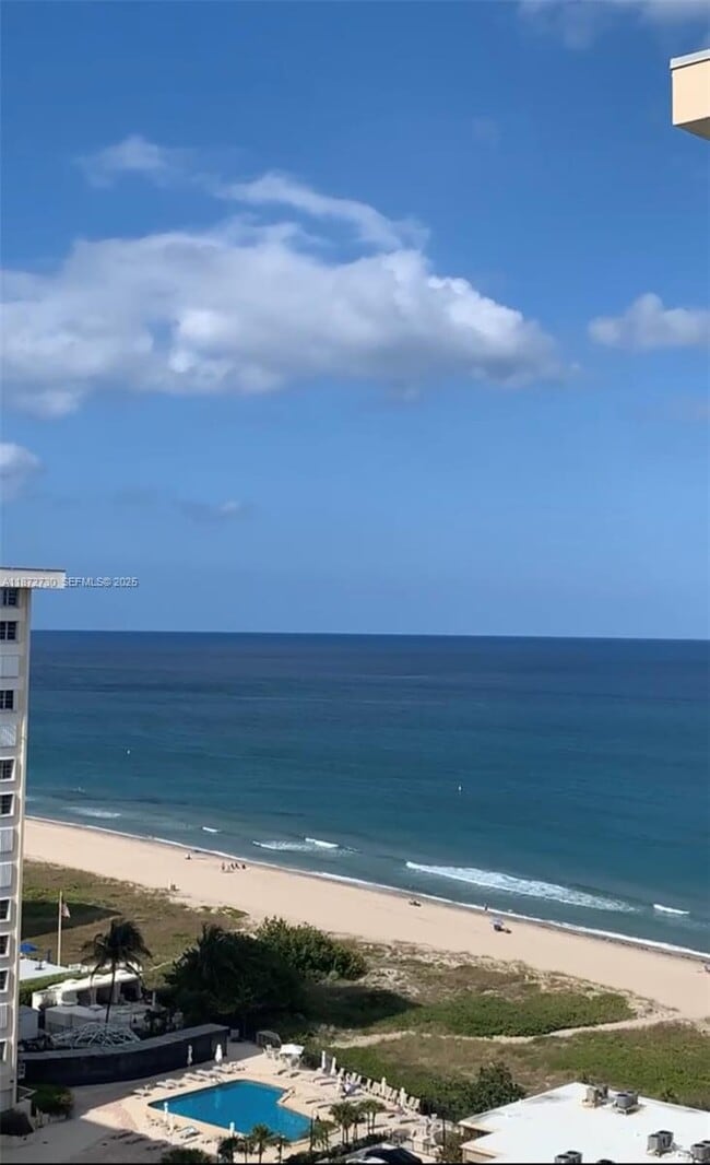 2000 S Ocean Blvd in Pompano Beach, FL - Building Photo - Building Photo