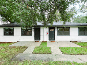 704 Angelina Ln in Lakeland, FL - Building Photo - Building Photo