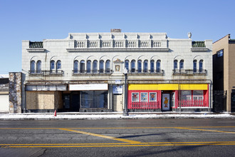 8 units (Residential), 3 units (Stores) in Chicago, IL - Foto de edificio - Building Photo