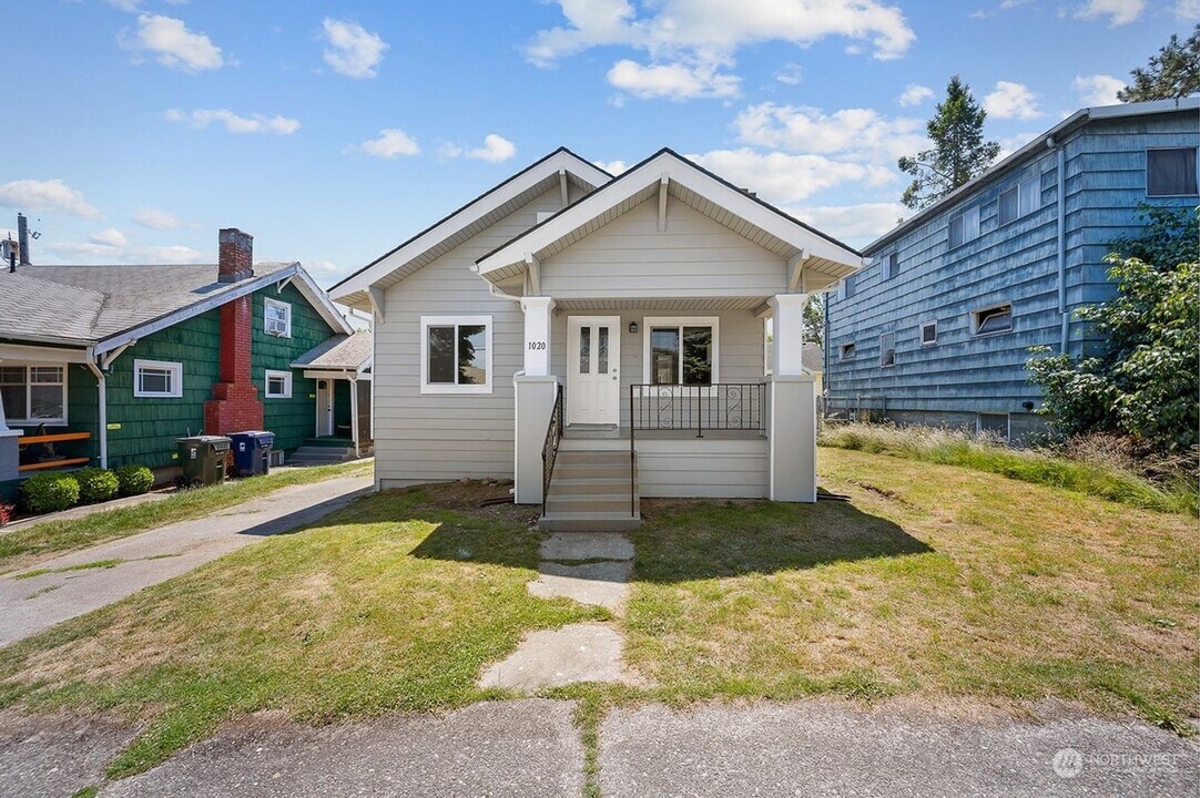 1020 S 43rd St in Tacoma, WA - Building Photo
