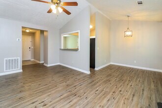 353 Knollwood Ln in Woodstock, GA - Building Photo - Building Photo