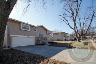 2201 Thomas Dr in Bellevue, NE - Building Photo - Building Photo