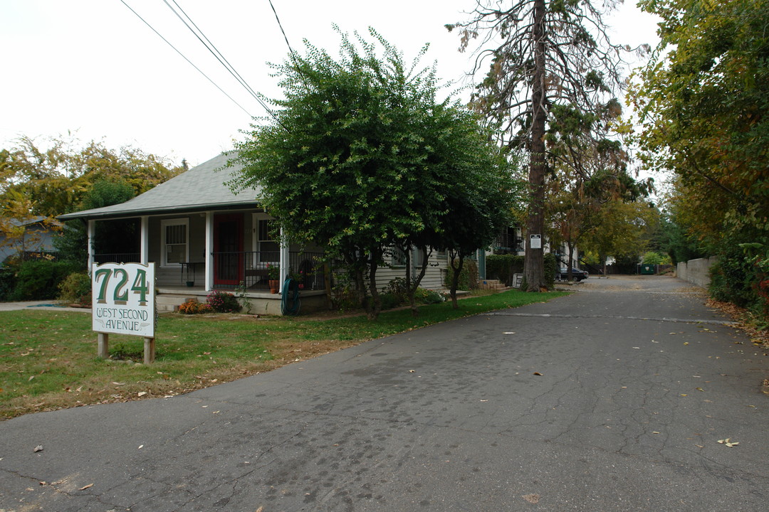 724 W 2nd Ave in Chico, CA - Building Photo