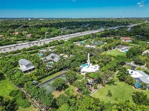 7500 SW 75th St in Miami, FL - Building Photo - Building Photo