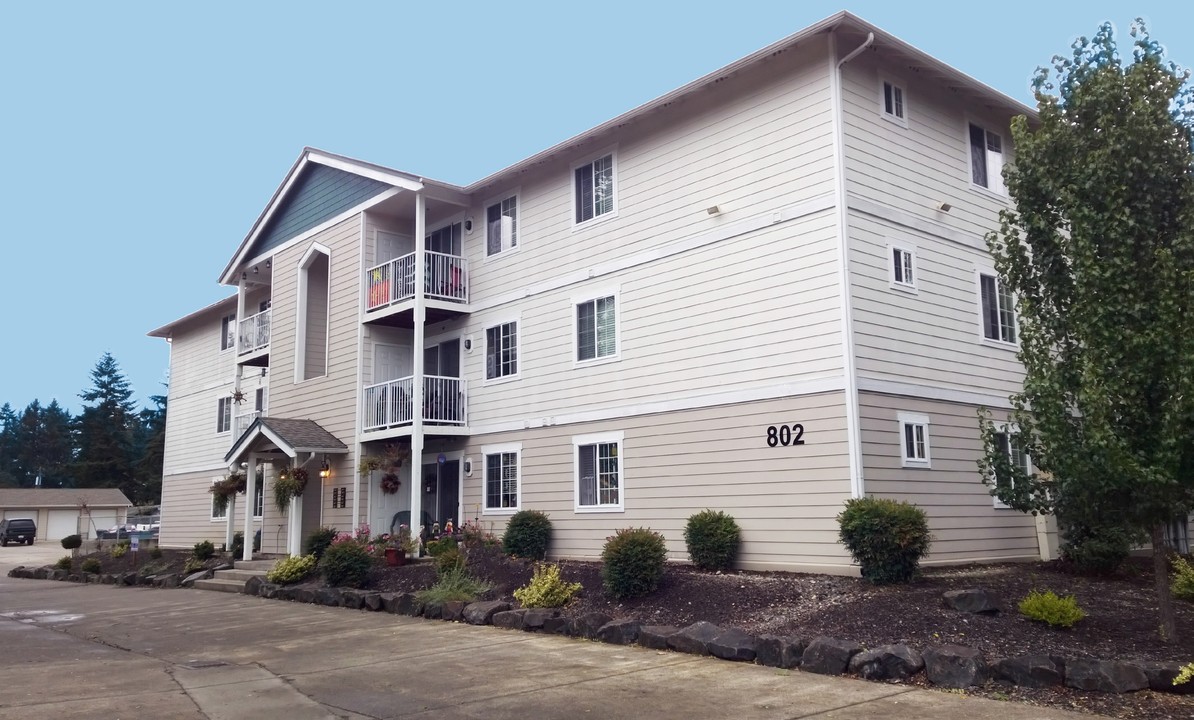 Mount Vista Apartments in Centralia, WA - Building Photo