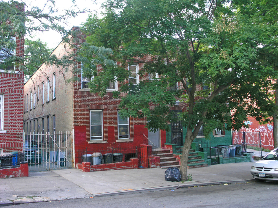 1043 Lowell St in Bronx, NY - Building Photo