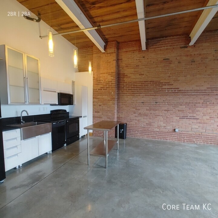 382 W 22nd St, Unit 501 in Kansas City, MO - Building Photo