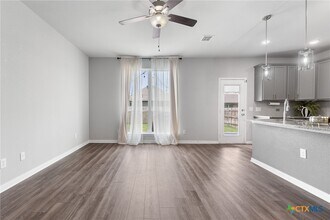 6206 Golden Gate Dr in Killeen, TX - Building Photo - Building Photo