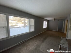 1417 Cummins Pkwy in Des Moines, IA - Foto de edificio - Building Photo