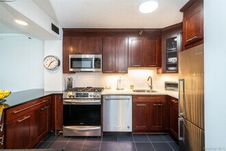 14 Nosband Ave in White Plains, NY - Building Photo - Building Photo