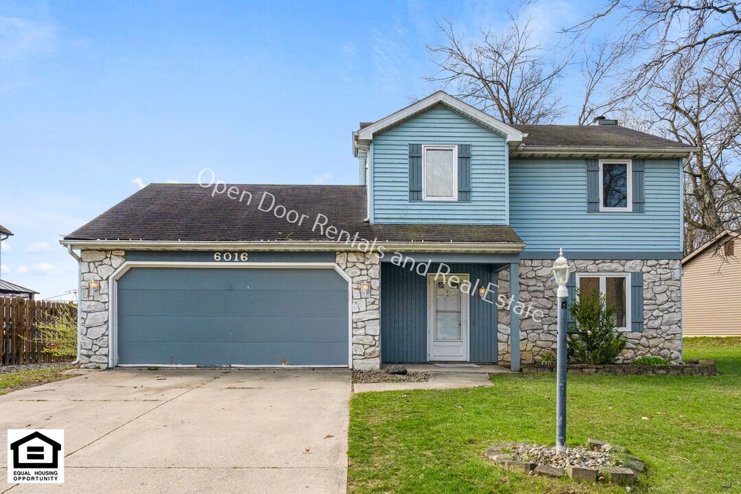 6016 Belle Isle Ln in Fort Wayne, IN - Foto de edificio