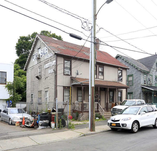 26 Garden St in Stamford, CT - Foto de edificio - Building Photo