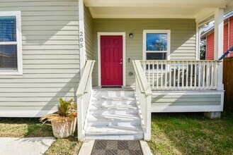 205 De Koven St in Houston, TX - Building Photo - Building Photo