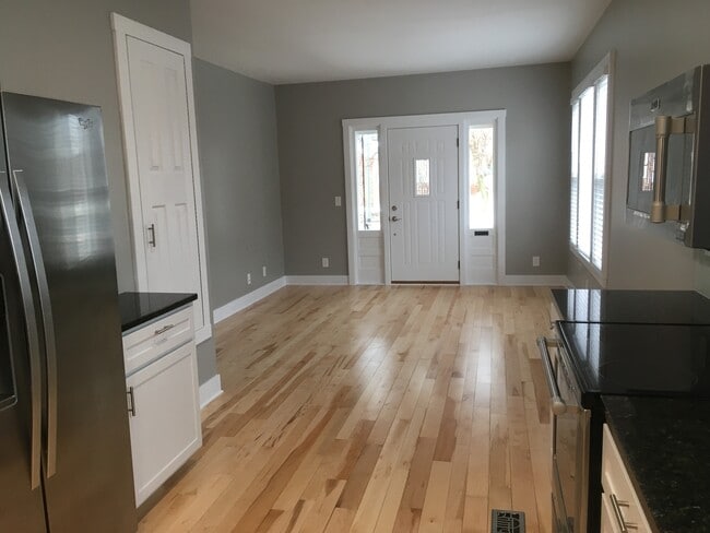 1601 Niles Ave, Unit Apt. A in St. Joseph, MI - Building Photo - Building Photo