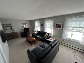 31 Highlander Dr, Unit 201 in Jeffersonville, VT - Building Photo - Building Photo