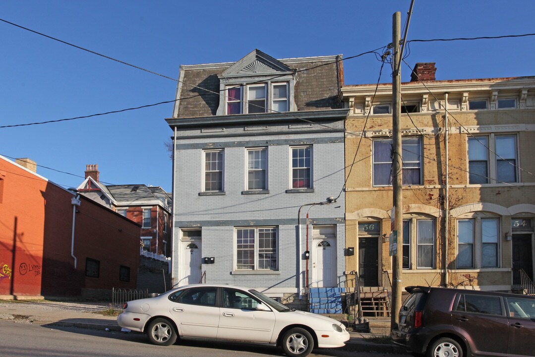 58-60 W McMillan St in Cincinnati, OH - Foto de edificio