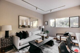 14025 Riverside Dr in Los Angeles, CA - Building Photo - Building Photo