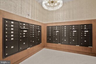 635 Slaters Ln-Unit -210 in Alexandria, VA - Building Photo - Building Photo