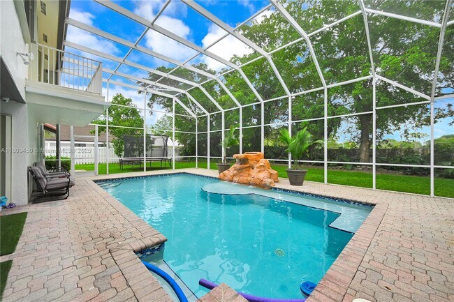 9866 SW 111th Terrace in Miami, FL - Building Photo - Building Photo