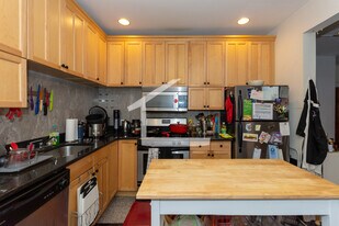 69 Babcock St in Brookline, MA - Building Photo