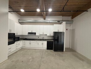 88 Gerrish Ave, Unit 214 in Chelsea, MA - Foto de edificio - Building Photo
