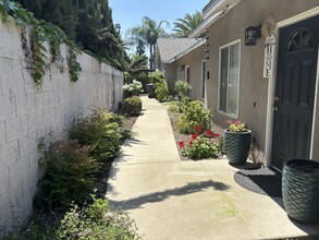 2311 W Sunnyside Ave, Unit #1 Sunnyside in Visalia, CA - Foto de edificio - Building Photo