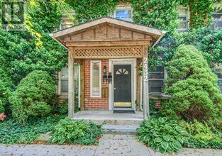 2430 First St in Burlington, ON - Building Photo - Building Photo