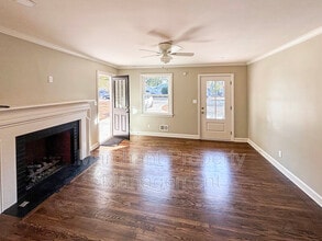 1115 E Lee Rd in Taylors, SC - Building Photo - Building Photo