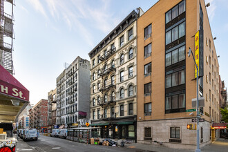 303 Broome St in New York, NY - Building Photo - Primary Photo