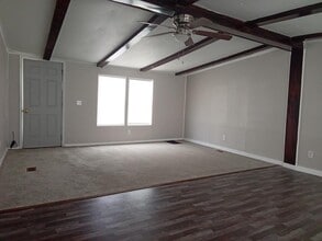 2400 Oaklawn Blvd in Hopewell, VA - Building Photo - Building Photo