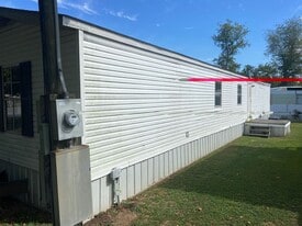 17 Gilmer St in Sand Fork, WV - Building Photo